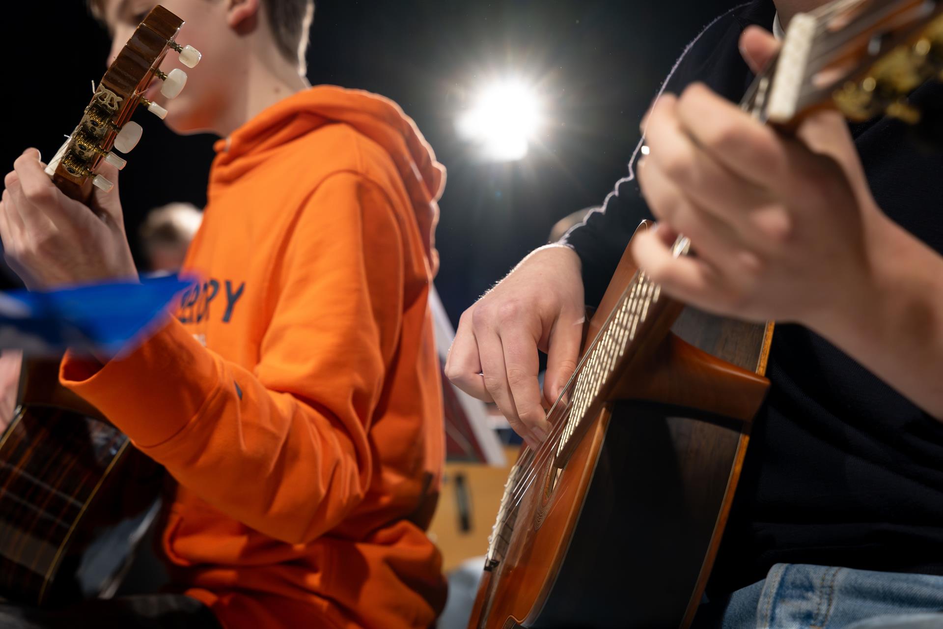 Gitarrissimo verzaubert mit „vielsaitigen“ Gitarrenklängen – Workshop und Abschlusskonzert am 14. November in Wermelskirchen