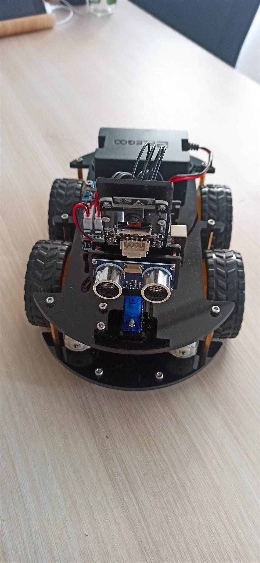 Kreisweite Robotik-Workshops: Kurz vor Weihnachten dreht sich im zdi-Netzwerk MINT Rhein-Berg alles um intelligente Fahrzeuge