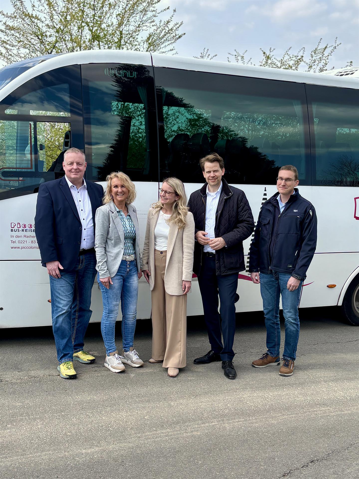 „Sahnehäubchen“ des Wandertourismus startet in neue Saison –  Bergischer WanderBus wird ab 28. März wieder das Tor zu Eifgen und Dhünn 