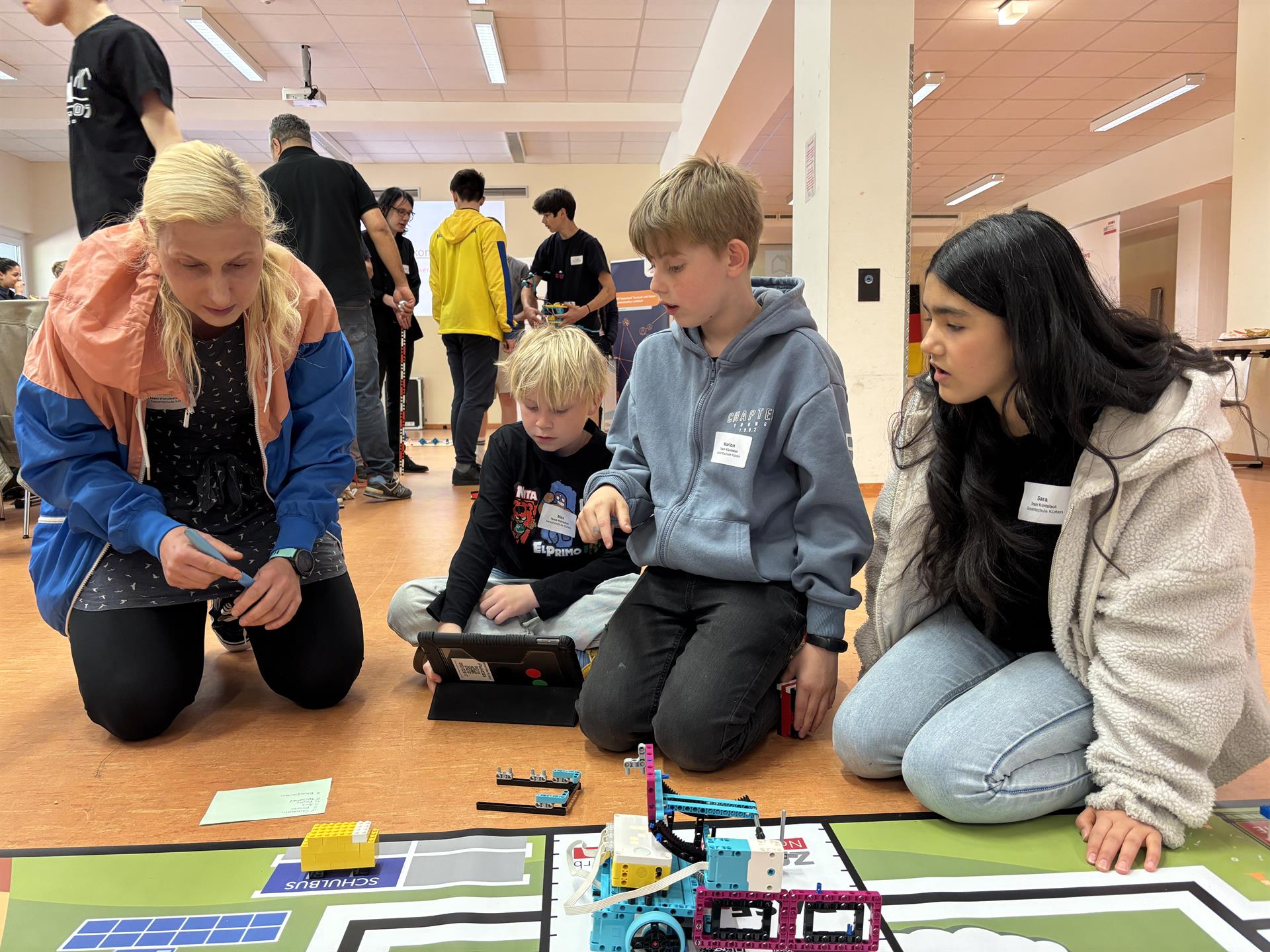Überregionaler zdi-Roboterwettbewerb für Schulen – Team der Gesamtschule Kürten auf Platz drei