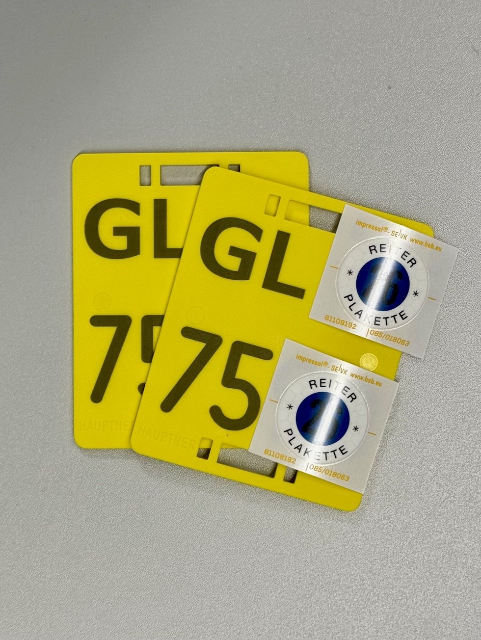 Reitkennzeichen: Pflicht für Reiterinnen und Reiter in der freien Landschaft im Rheinisch-Bergischen Kreis - Jetzt beantragen